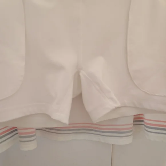 🔥SALE 💯 Puma White Mini Skirt with Striped Hem - SIZE MEDIUM - Picture 2 of 4